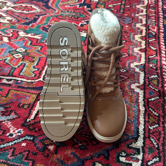 Sorel winter boots size 7 - Picture 3 of 5